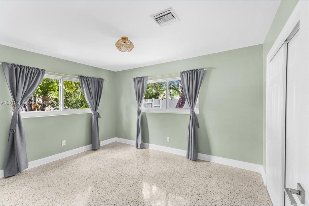 For Rent: $5,000 (3 beds, 2 baths, 2046 Square Feet)