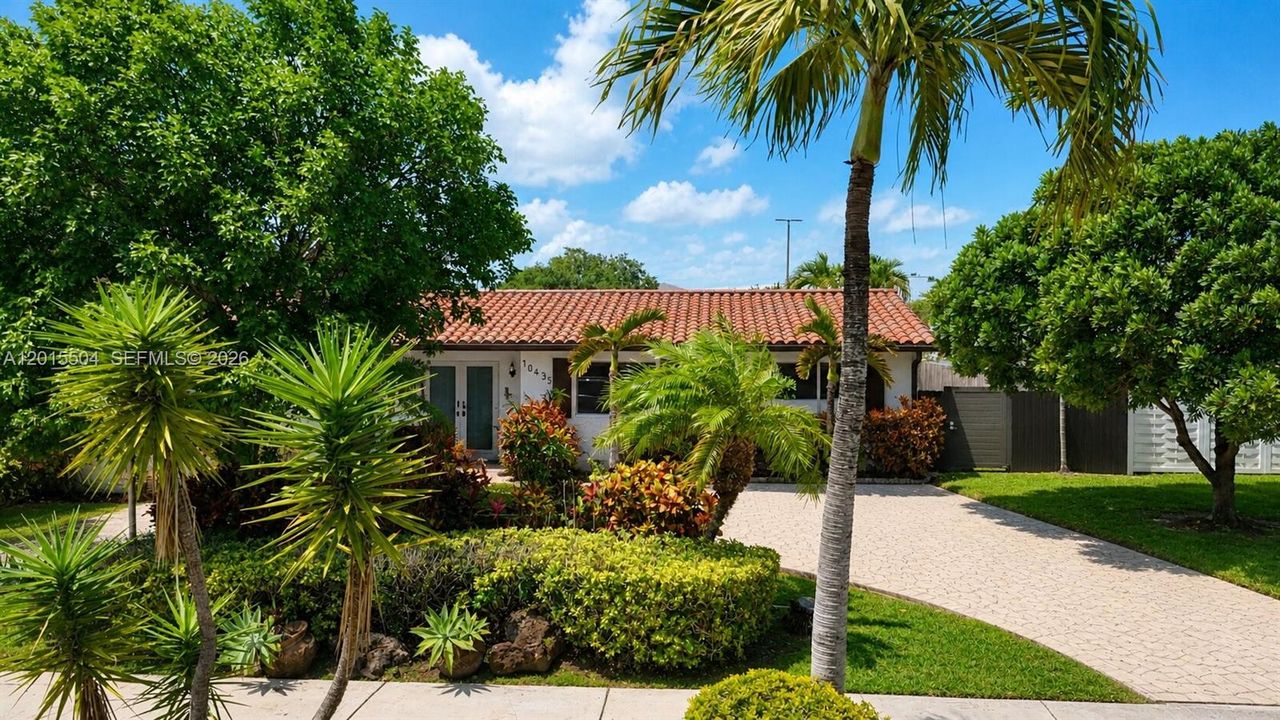 En Venta: $1,250,000 (4 camas, 2 baños, 2097 Pies cuadrados)