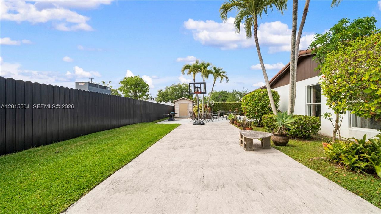 En Venta: $1,250,000 (4 camas, 2 baños, 2097 Pies cuadrados)