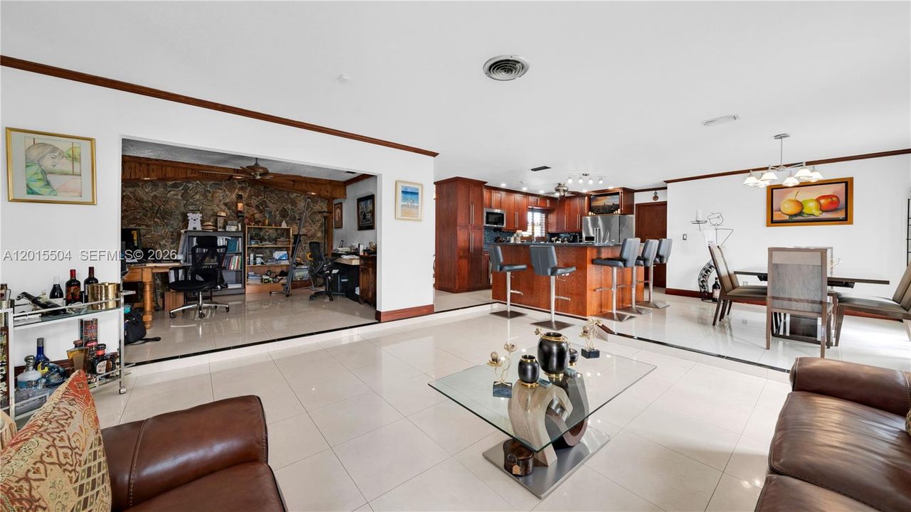 En Venta: $1,250,000 (4 camas, 2 baños, 2097 Pies cuadrados)