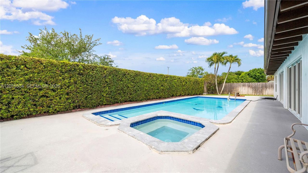 En Venta: $1,250,000 (4 camas, 2 baños, 2097 Pies cuadrados)