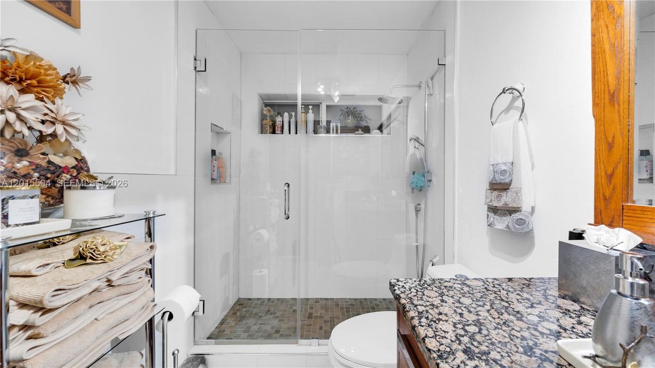En Venta: $1,250,000 (4 camas, 2 baños, 2097 Pies cuadrados)