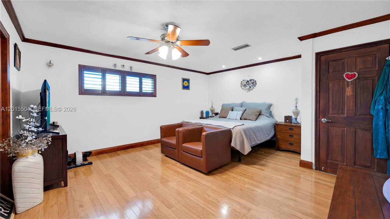 En Venta: $1,250,000 (4 camas, 2 baños, 2097 Pies cuadrados)