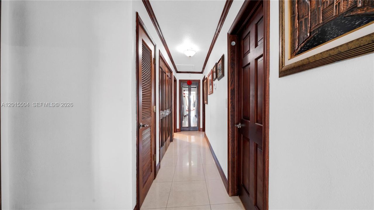 En Venta: $1,250,000 (4 camas, 2 baños, 2097 Pies cuadrados)