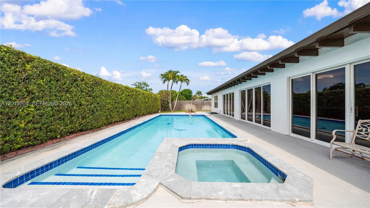 En Venta: $1,250,000 (4 camas, 2 baños, 2097 Pies cuadrados)