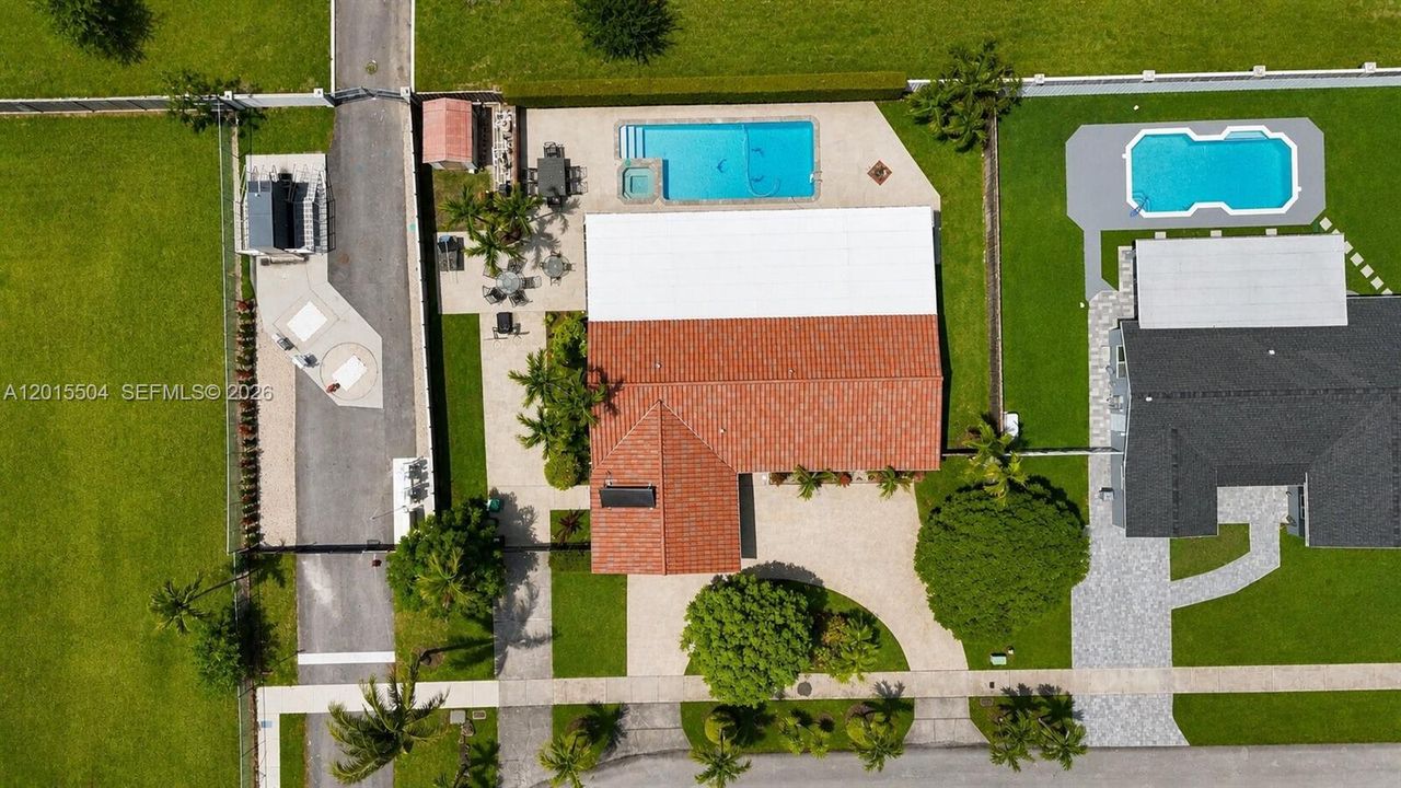 En Venta: $1,250,000 (4 camas, 2 baños, 2097 Pies cuadrados)