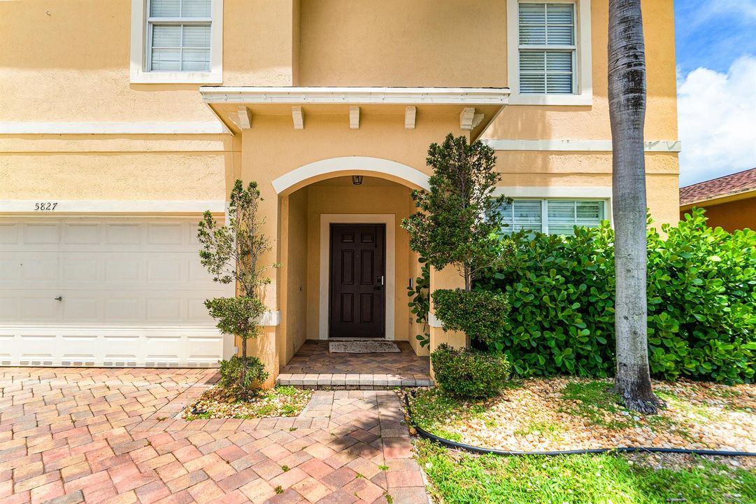 004-5827GypsumPlace-WestPalmBeach-FL-334