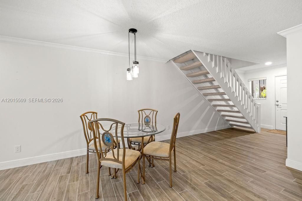 For Rent: $2,500 (2 beds, 2 baths, 1520 Square Feet)