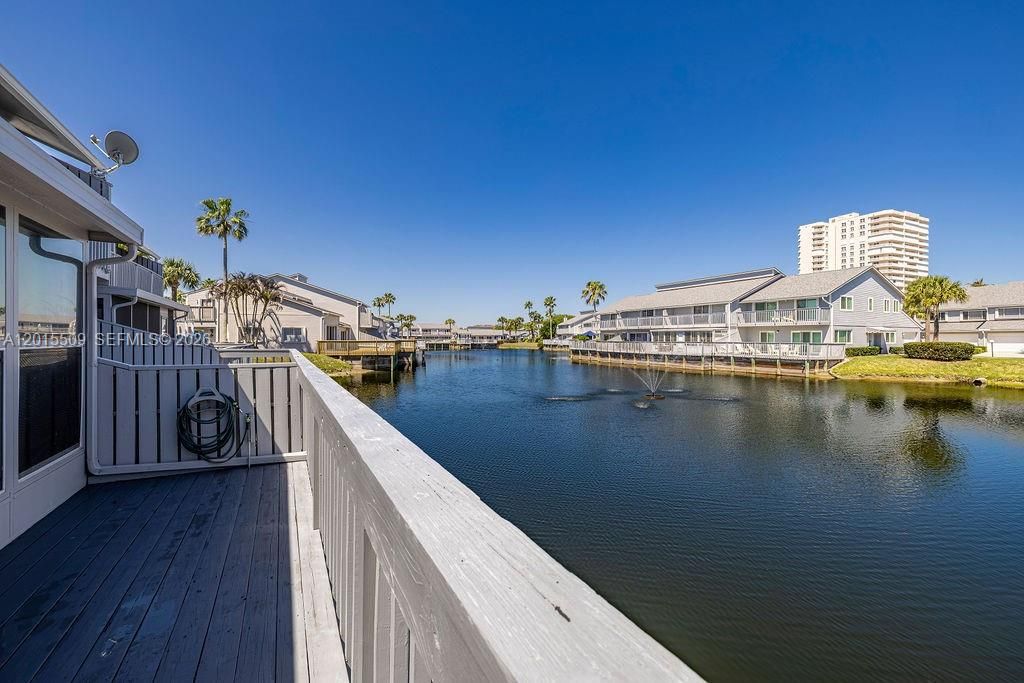 For Rent: $2,500 (2 beds, 2 baths, 1520 Square Feet)