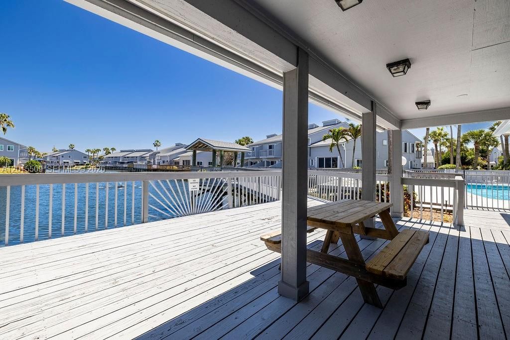 For Rent: $2,500 (2 beds, 2 baths, 1520 Square Feet)