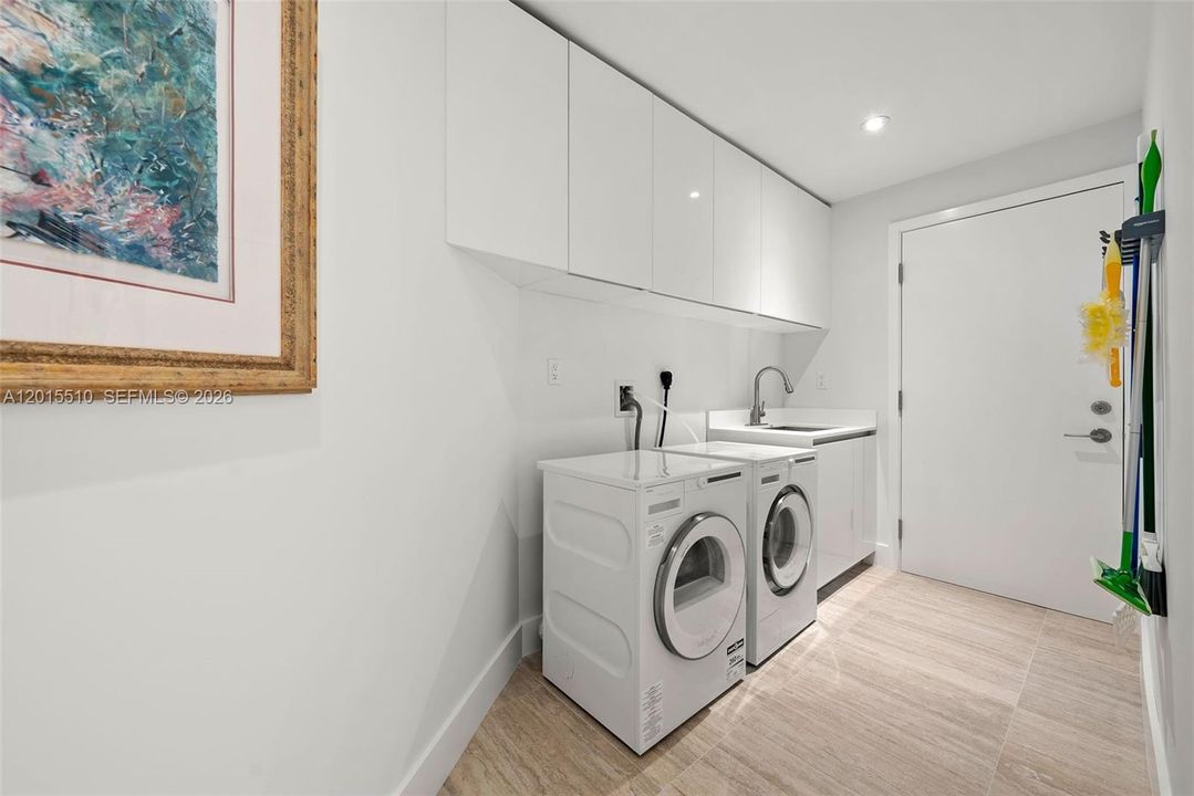 На продажу: $4,595,000 (2 спален, 3 ванн, 2230 Квадратных фут)