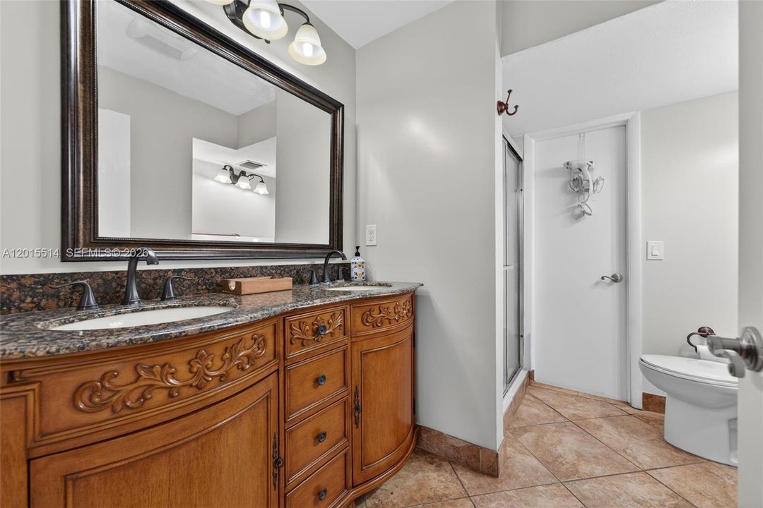 For Sale: $849,999 (5 beds, 5 baths, 3122 Square Feet)