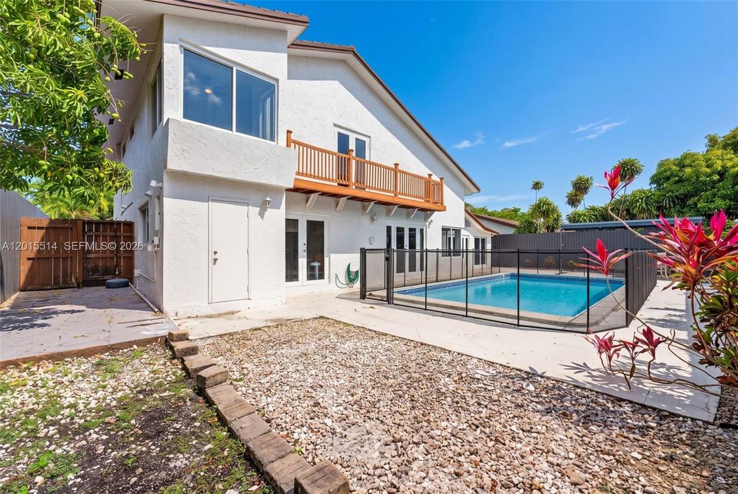For Sale: $849,999 (5 beds, 5 baths, 3122 Square Feet)