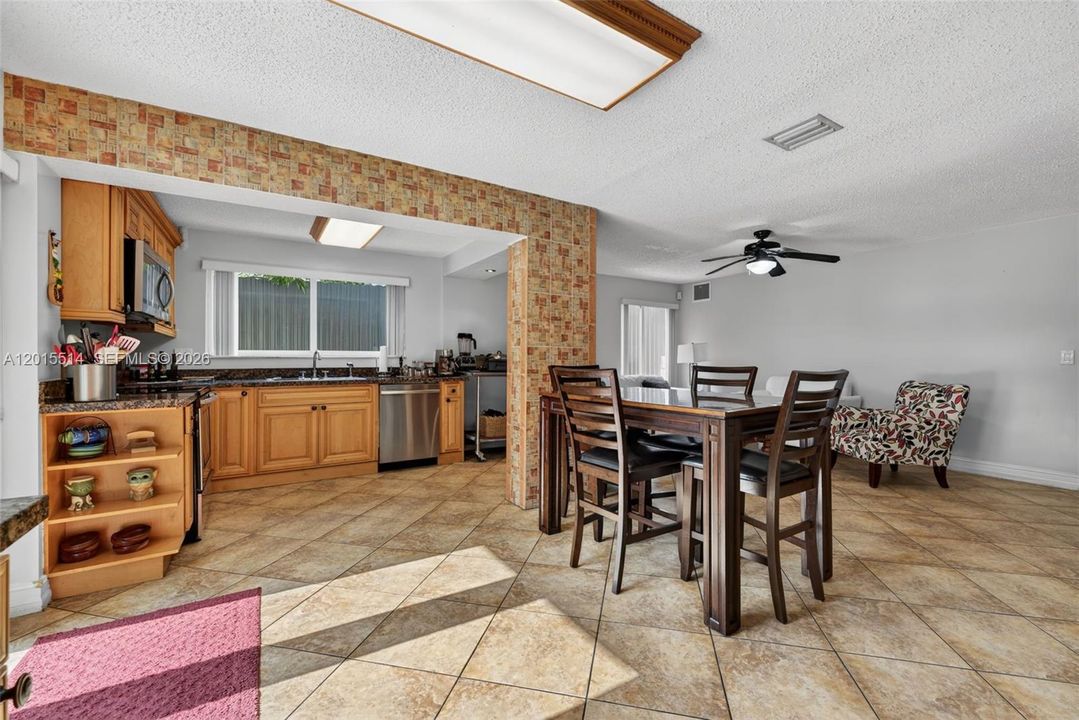 For Sale: $849,999 (5 beds, 5 baths, 3122 Square Feet)