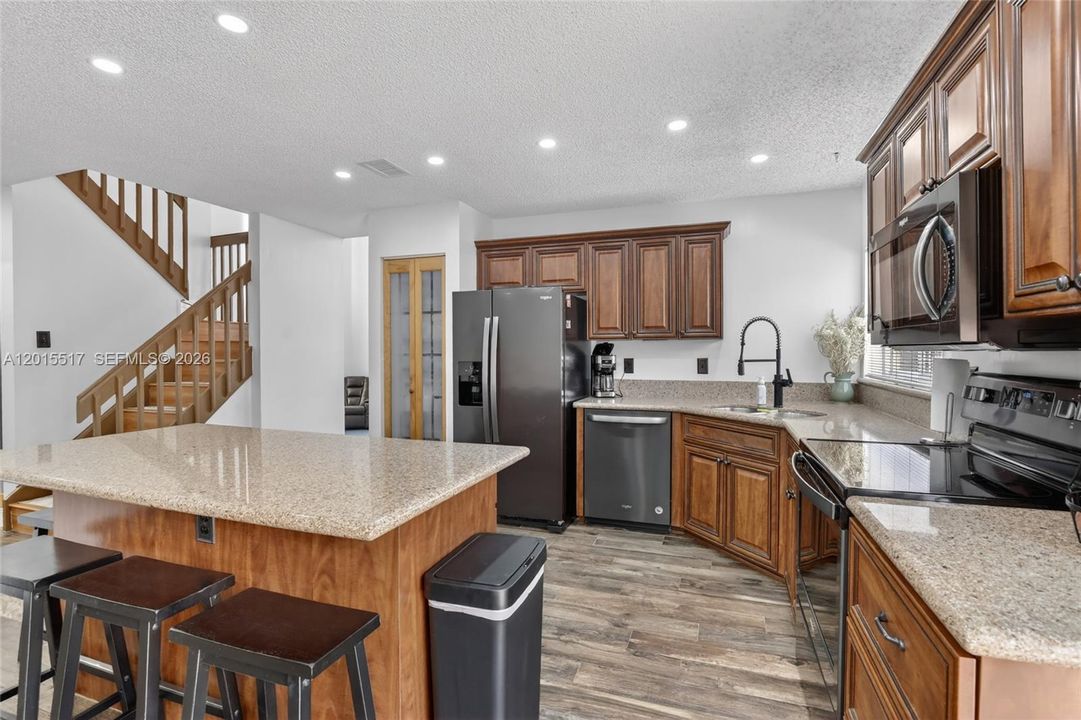 待售: $775,000 (3 贝兹, 2 浴室, 1801 平方英尺)