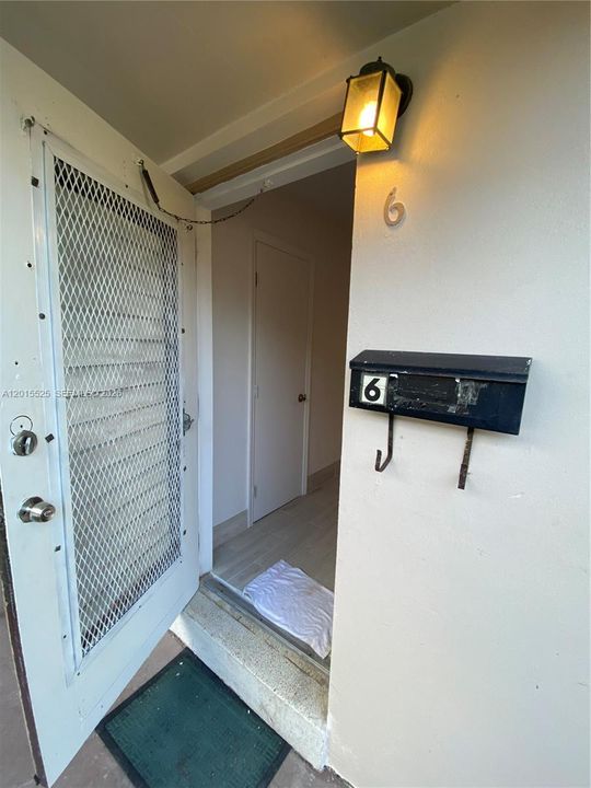 For Rent: $1,250 (0 beds, 1 baths, 500 Square Feet)