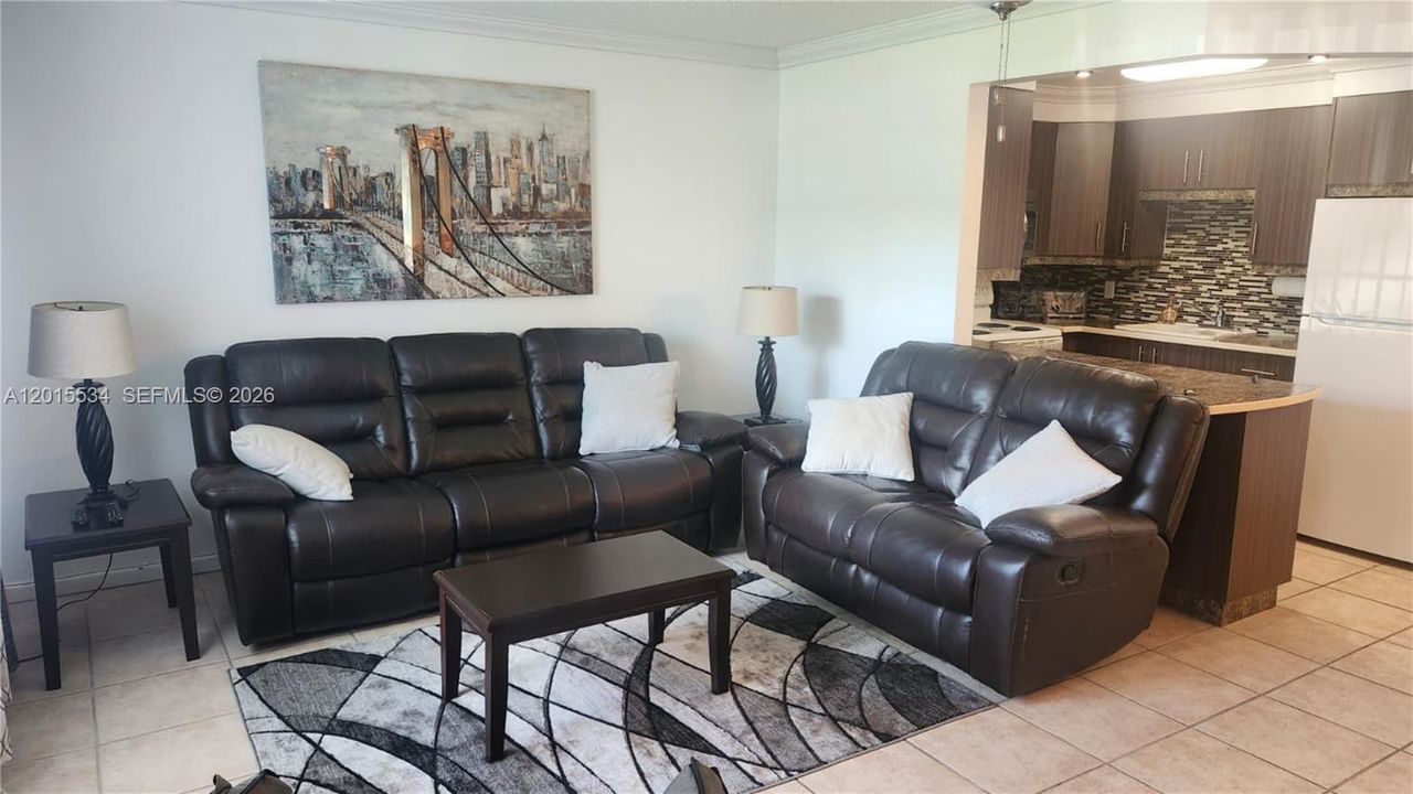 For Sale: $110,000 (1 beds, 1 baths, 700 Square Feet)