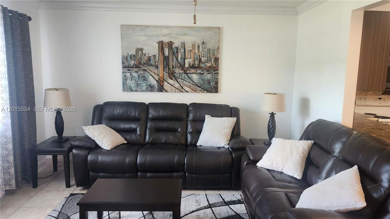 For Sale: $110,000 (1 beds, 1 baths, 700 Square Feet)
