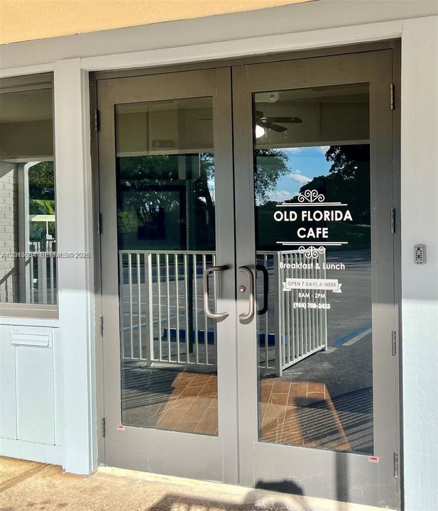 For Sale: $110,000 (1 beds, 1 baths, 700 Square Feet)