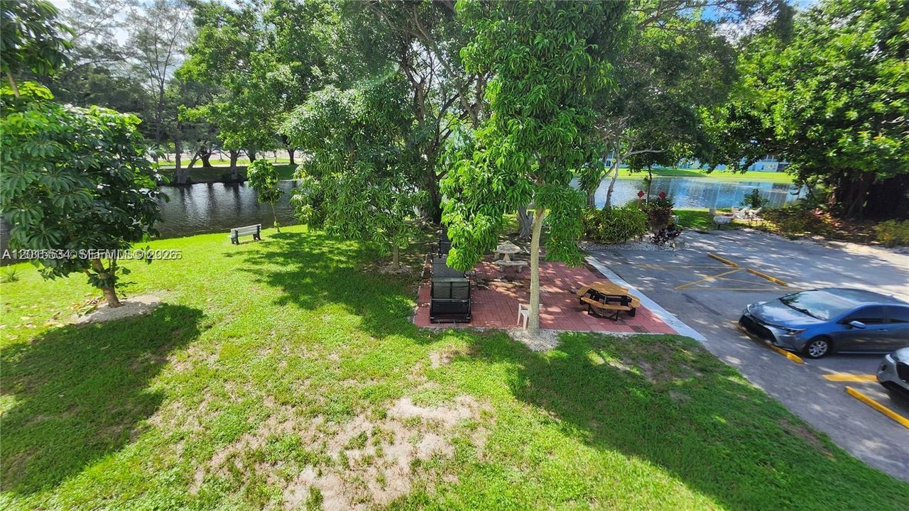 For Sale: $110,000 (1 beds, 1 baths, 700 Square Feet)