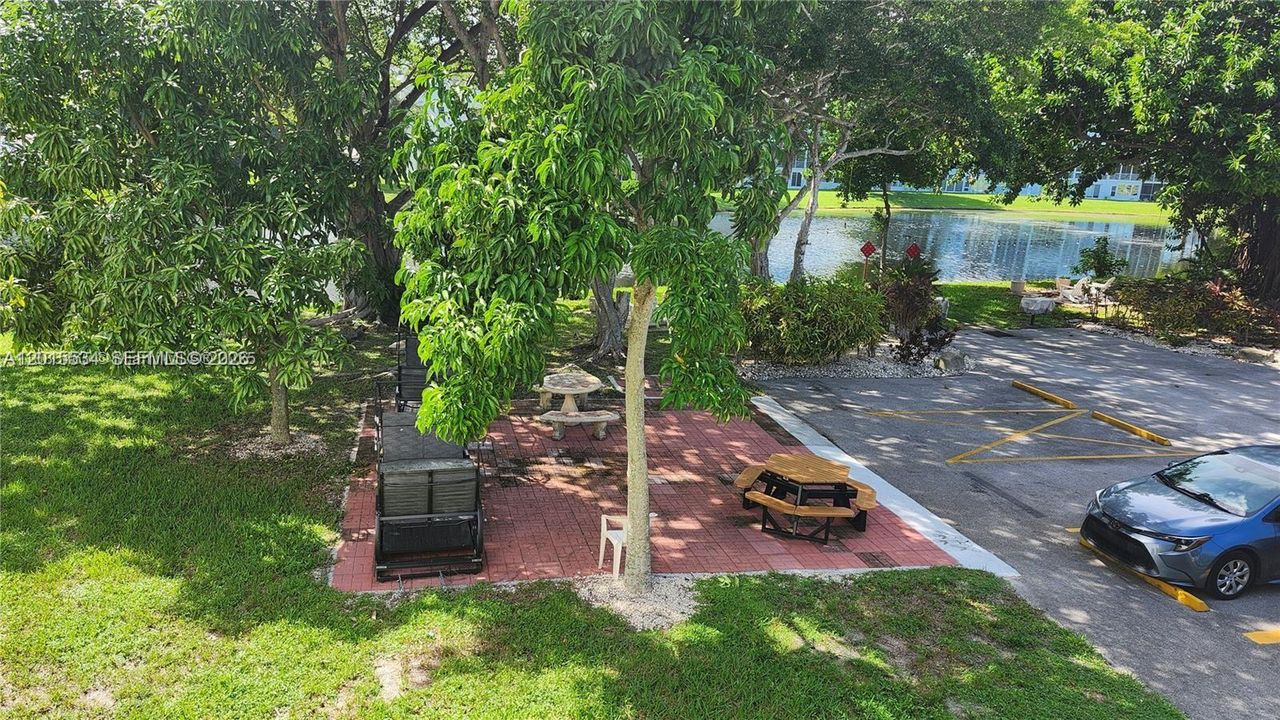 For Sale: $110,000 (1 beds, 1 baths, 700 Square Feet)