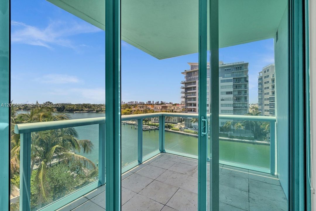 Active With Contract: $5,800 (2 beds, 2 baths, 1300 Square Feet)