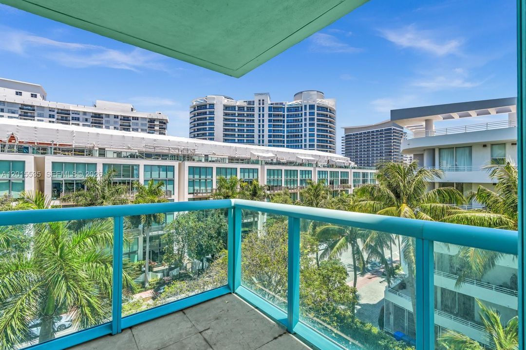 Active With Contract: $5,800 (2 beds, 2 baths, 1300 Square Feet)