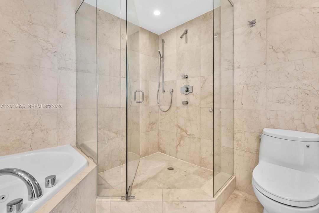 Active With Contract: $5,800 (2 beds, 2 baths, 1300 Square Feet)