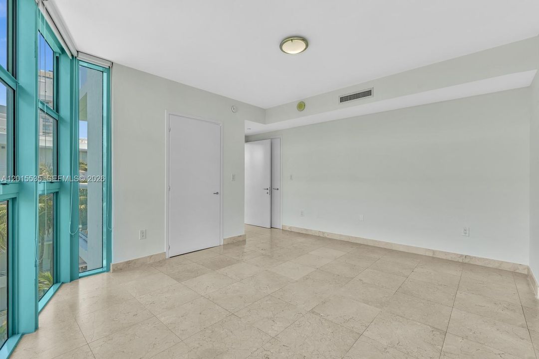 Active With Contract: $5,800 (2 beds, 2 baths, 1300 Square Feet)