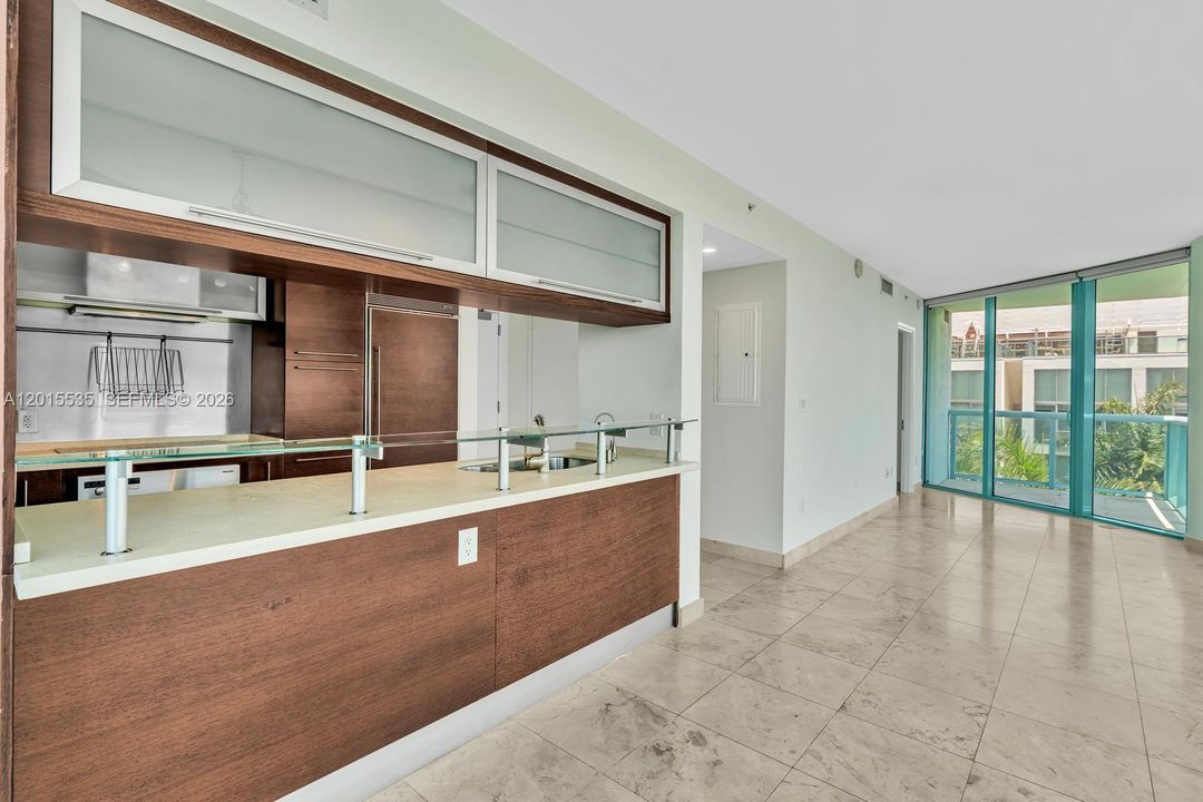 Active With Contract: $5,800 (2 beds, 2 baths, 1300 Square Feet)