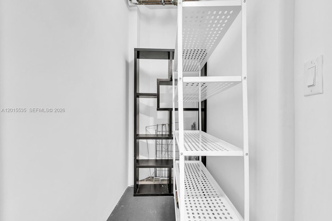 Active With Contract: $5,800 (2 beds, 2 baths, 1300 Square Feet)