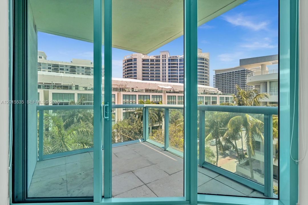 Active With Contract: $5,800 (2 beds, 2 baths, 1300 Square Feet)