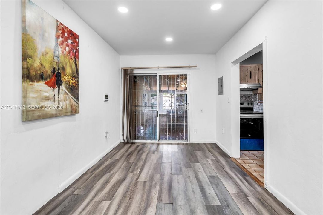 For Sale: $715,000 (5 beds, 3 baths, 1911 Square Feet)