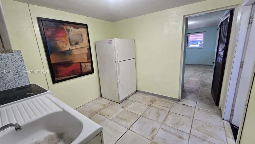 For Sale: $715,000 (5 beds, 3 baths, 1911 Square Feet)