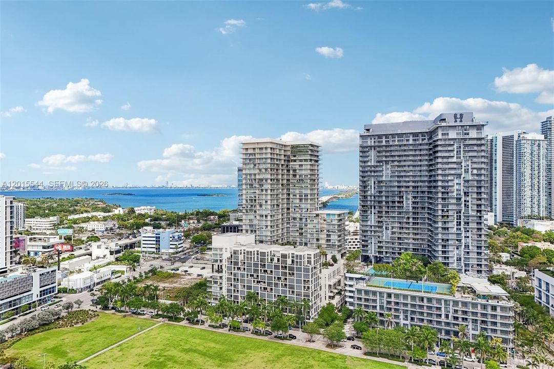 For Sale: $445,000 (1 beds, 1 baths, 735 Square Feet)