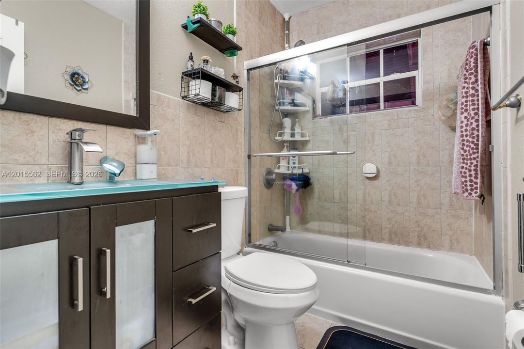 Activo con contrato: $1,050,000 (0 camas, 0 baños, 2752 Pies cuadrados)