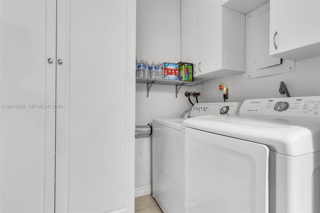 Activo con contrato: $1,050,000 (0 camas, 0 baños, 2752 Pies cuadrados)