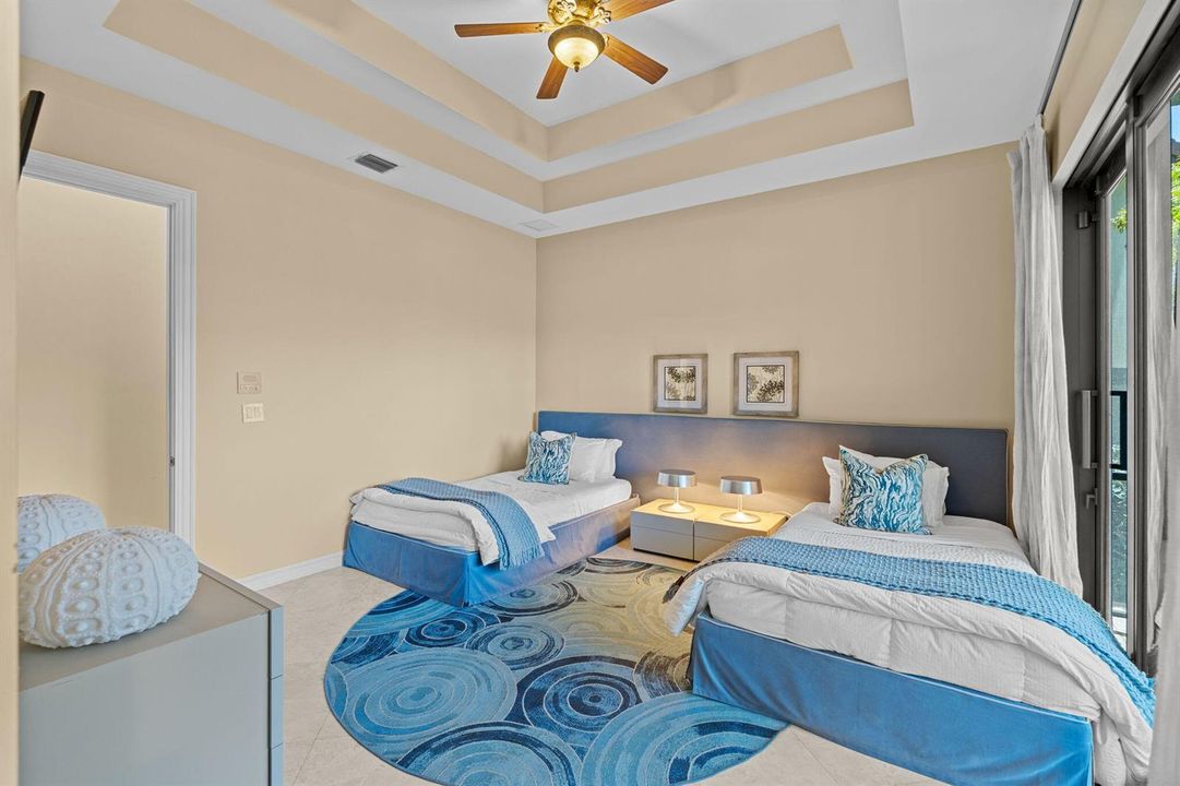 33-web-or-mls-A7403455