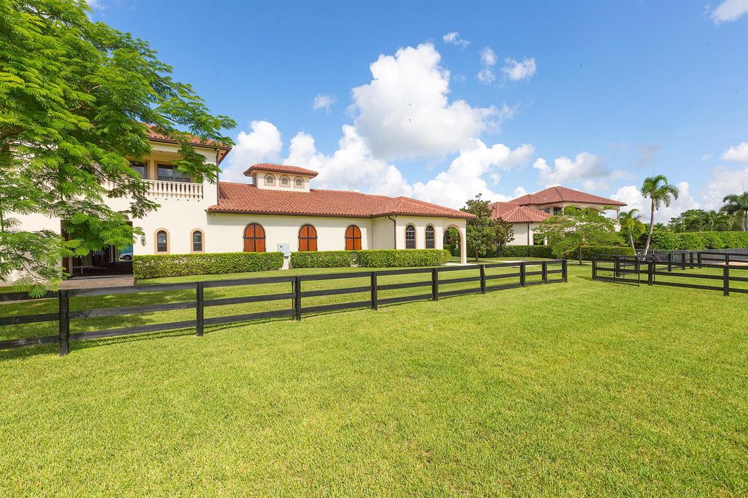 64_BarnPaddocks1