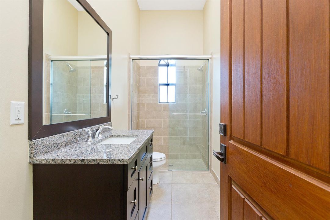 83_Barn_BathroomStalls