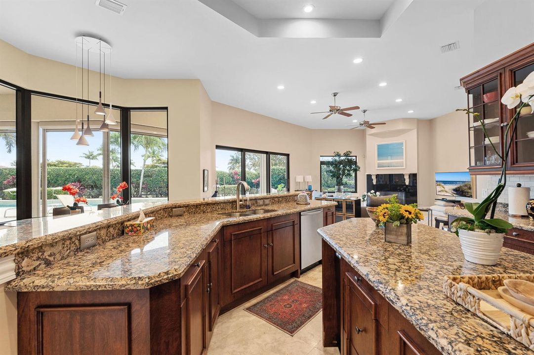 25-web-or-mls-A7403482