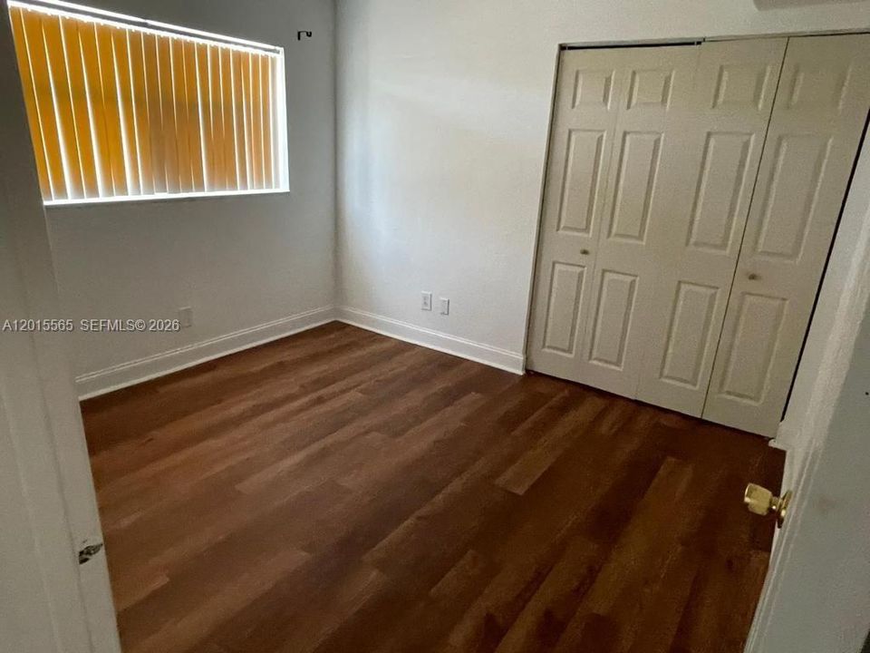 Active With Contract: $2,300 (3 beds, 2 baths, 1003 Square Feet)