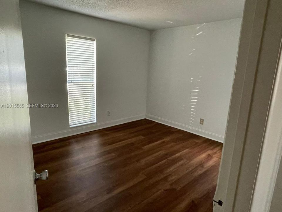 Active With Contract: $2,300 (3 beds, 2 baths, 1003 Square Feet)