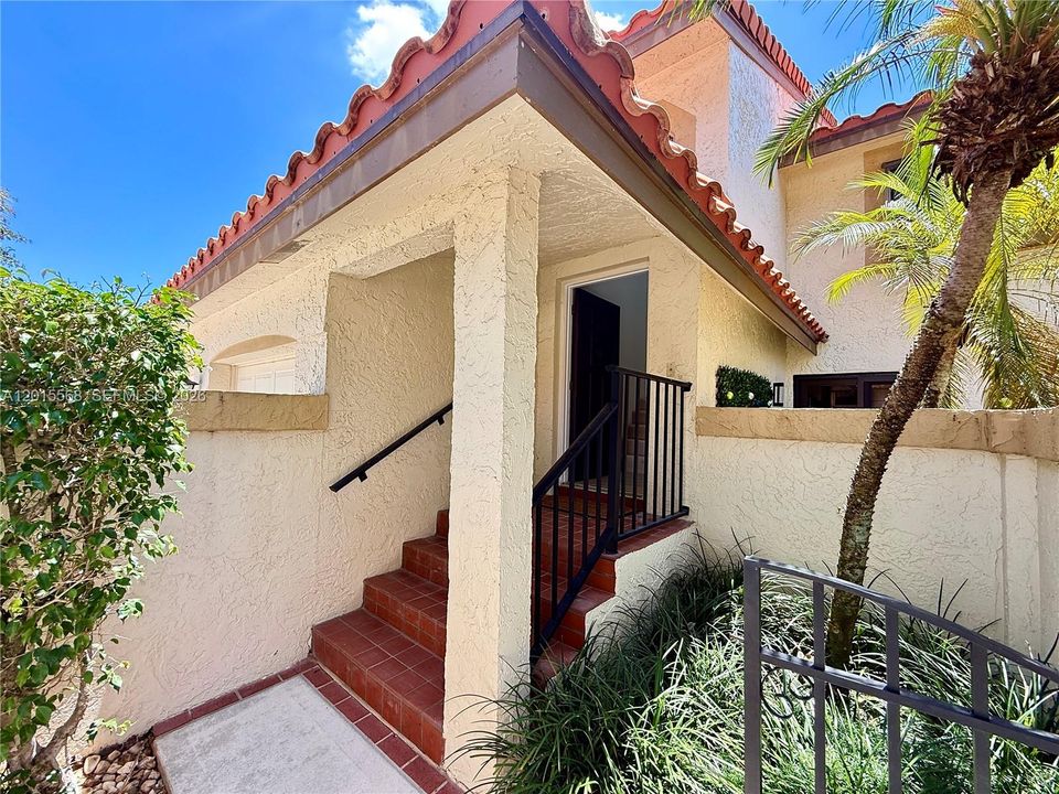 For Sale: $539,000 (3 beds, 2 baths, 1572 Square Feet)