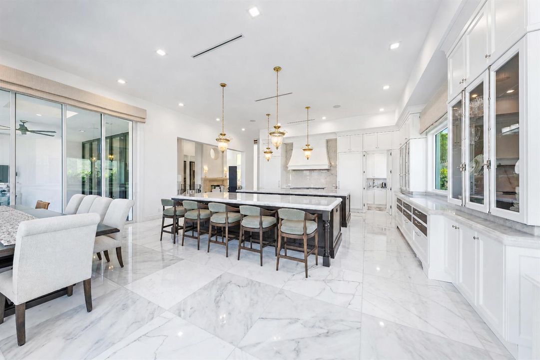 Kitchen / Dining