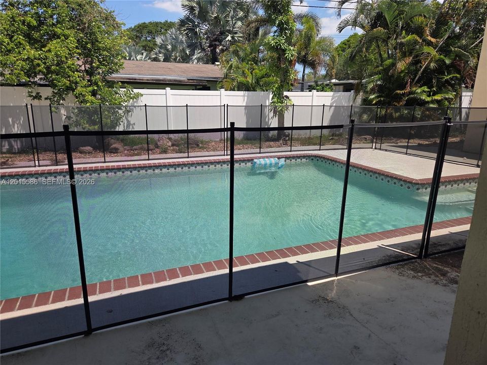 OPTIONAL CHILD GATE POOL FENCE INCLUDED