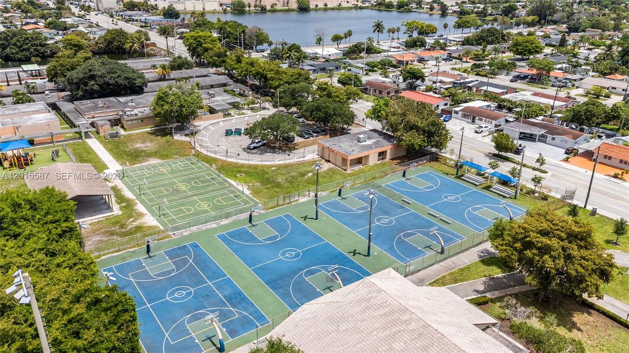 Activo con contrato: $299,000 (2 camas, 2 baños, 871 Pies cuadrados)
