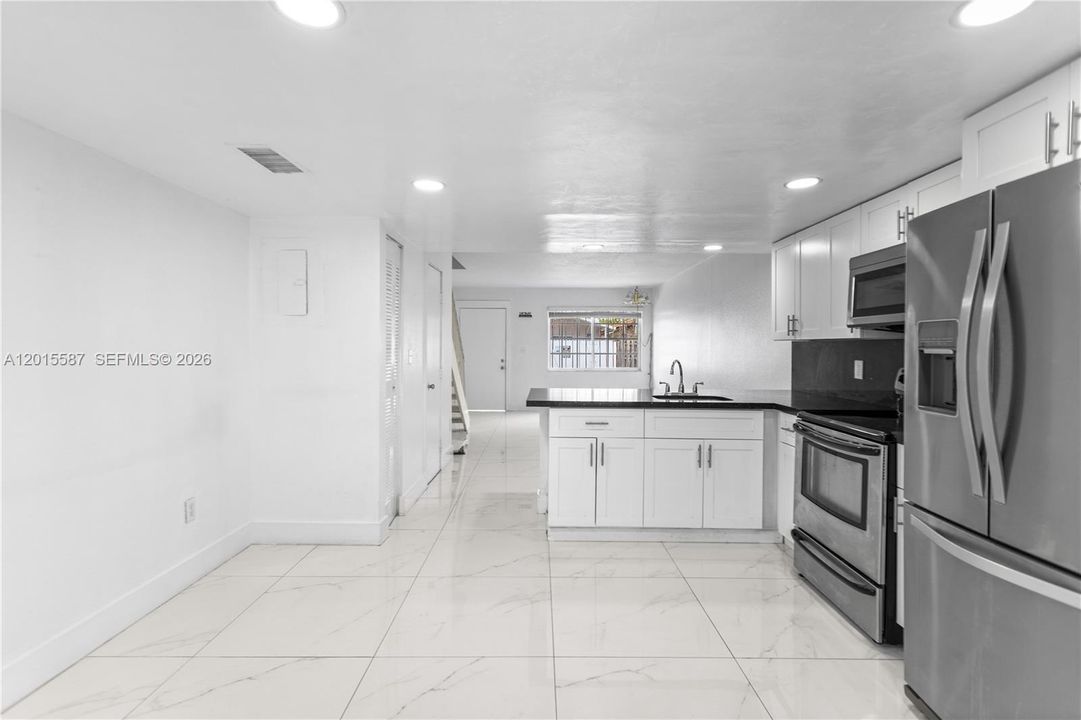 Activo con contrato: $299,000 (2 camas, 2 baños, 871 Pies cuadrados)