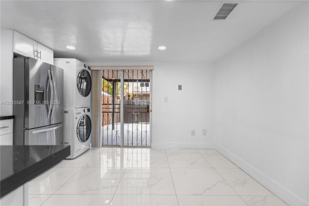 Activo con contrato: $299,000 (2 camas, 2 baños, 871 Pies cuadrados)