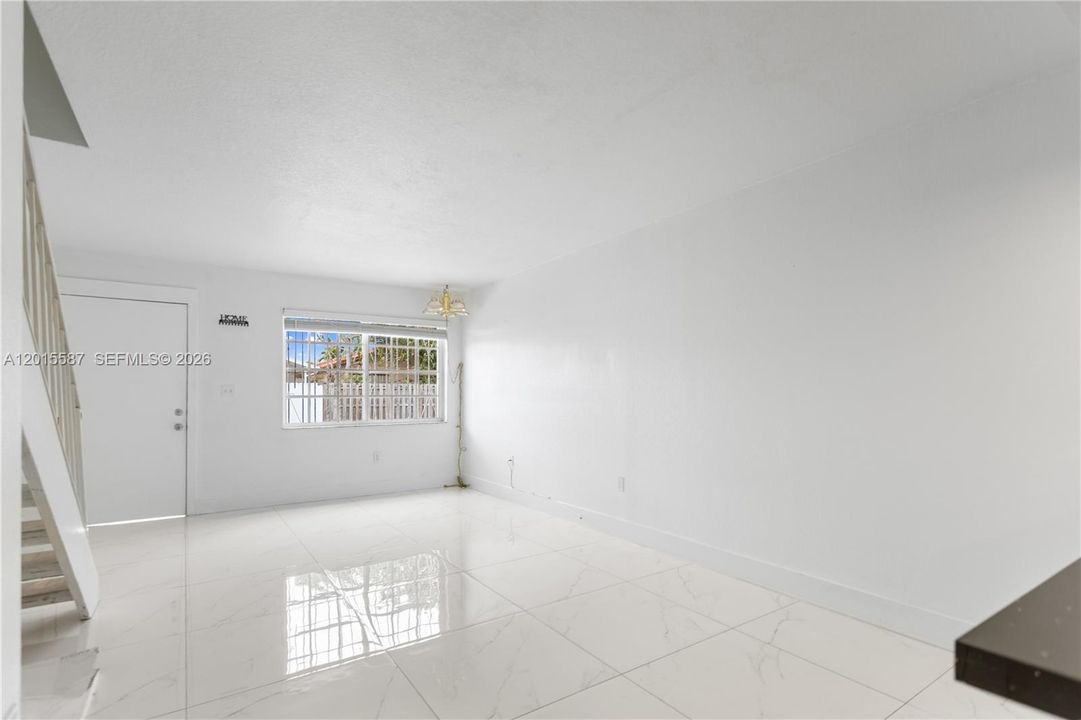 Activo con contrato: $299,000 (2 camas, 2 baños, 871 Pies cuadrados)